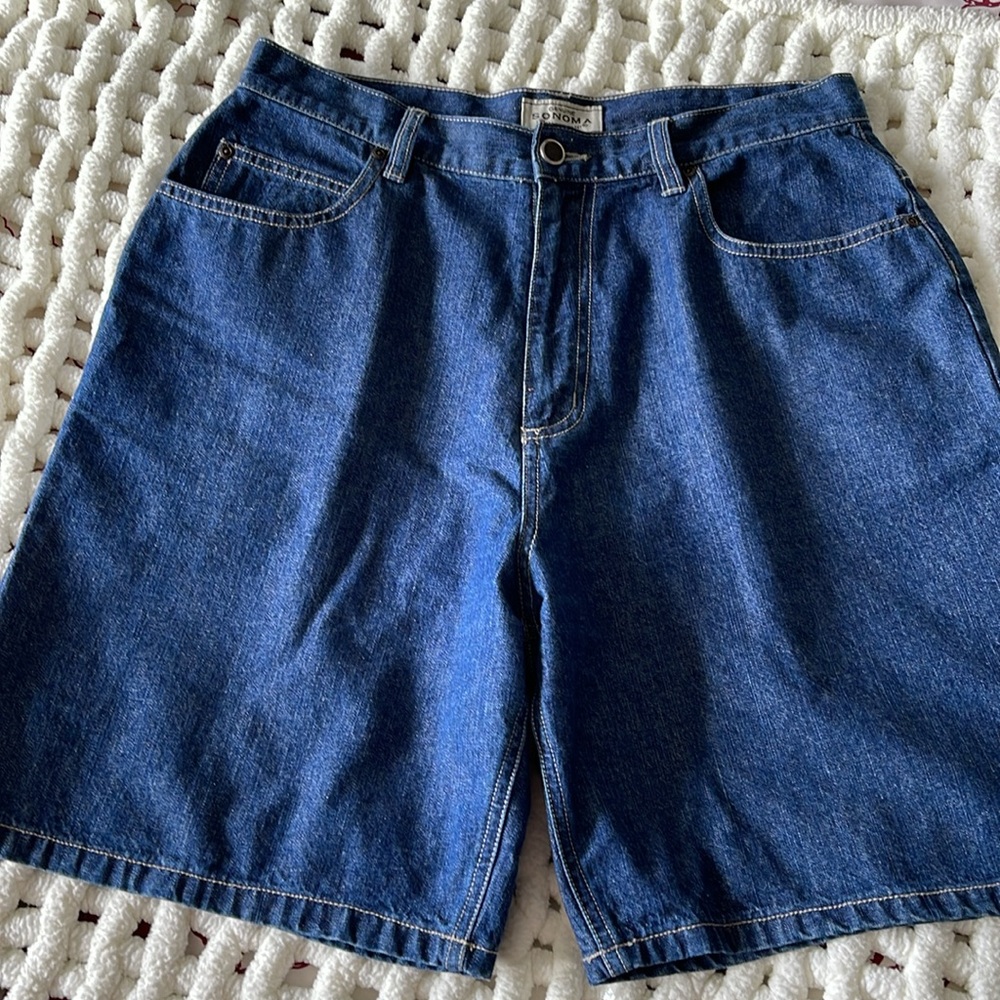 Genuine Sonoma Women's Blue denim shorts, high rise,100 % cotton. Size 10. NWOT